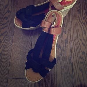 Paloma Barcelo Suede wedges